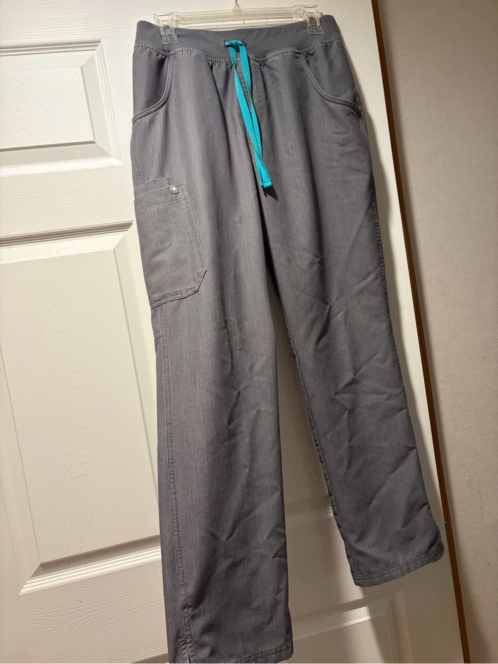 FIGS Kade Straight-Leg Scrub Pant- Graphite - Picture 3 of 4